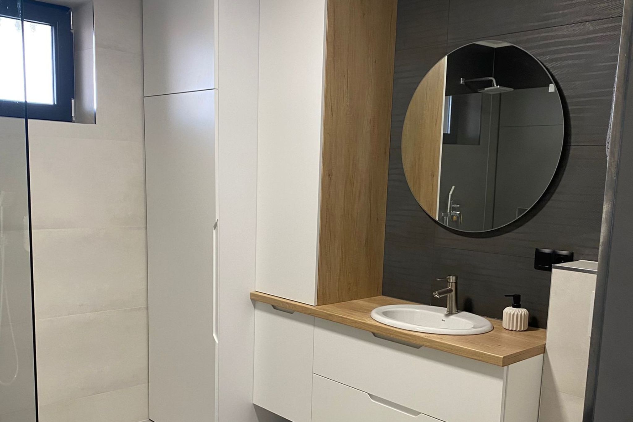 mobila-pe-comanda-baie-mobilier-baie-covasna-brasov.-rojpg